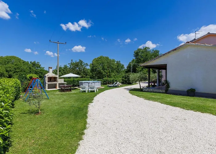 Cekic-1 By Interhome Vikendica