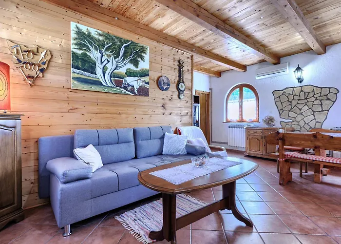 Cekic-1 By Interhome Sosici