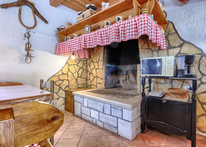 Cekic-1 By Interhome Vikendica